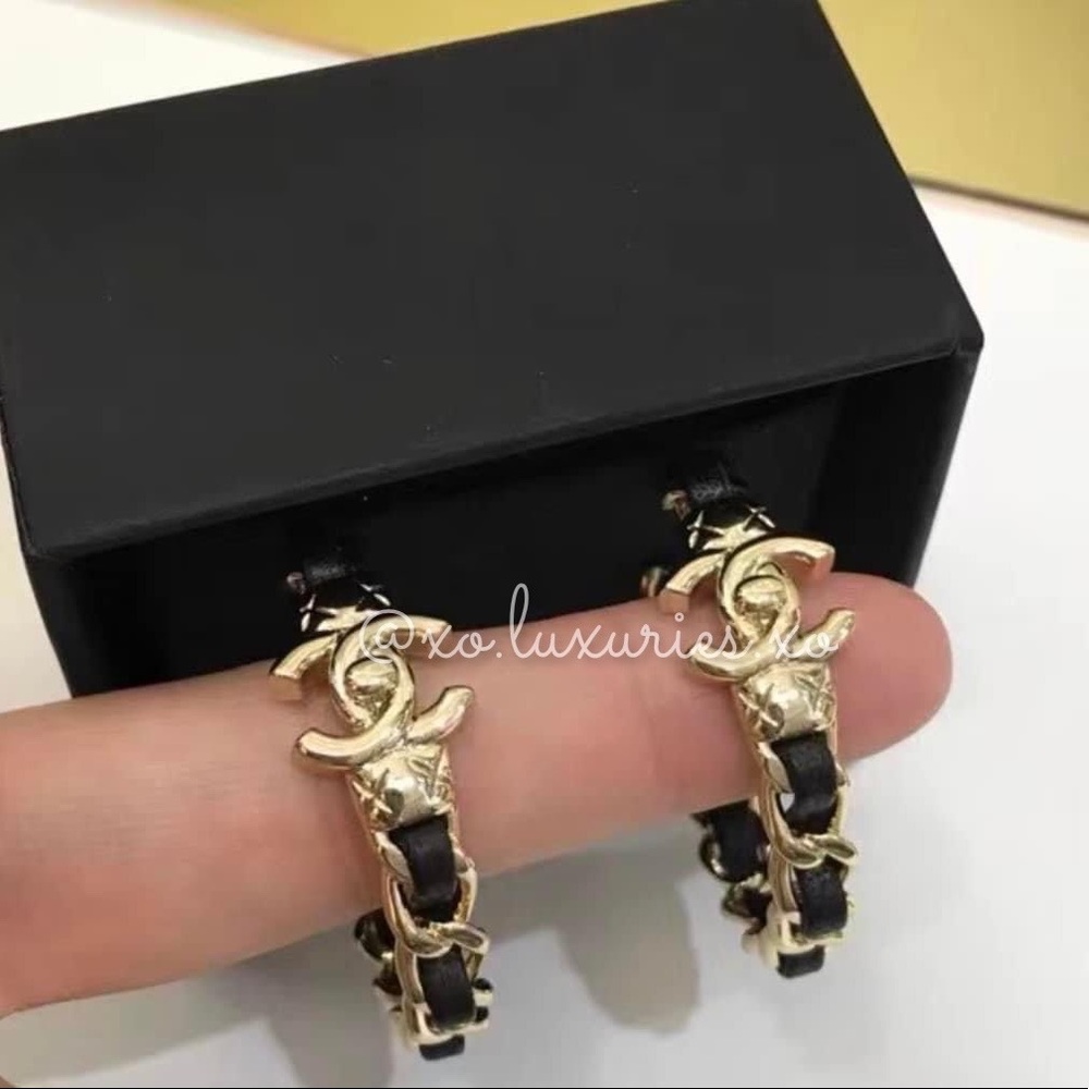 Authentic CHANEL New RECEIPT Turnlock Gold leather black hoop earrings rare GHW